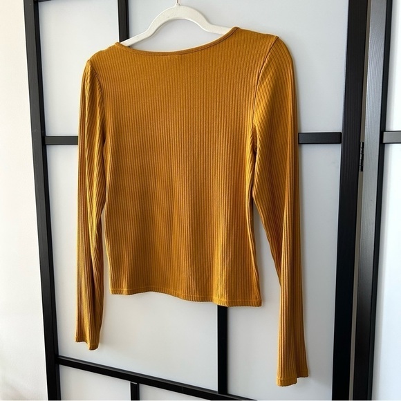 [M] H&M Long Sleeve Scoop Neck Mustard Yellow Ribbed Knit Top (fit runs small) - Picture 3 of 8